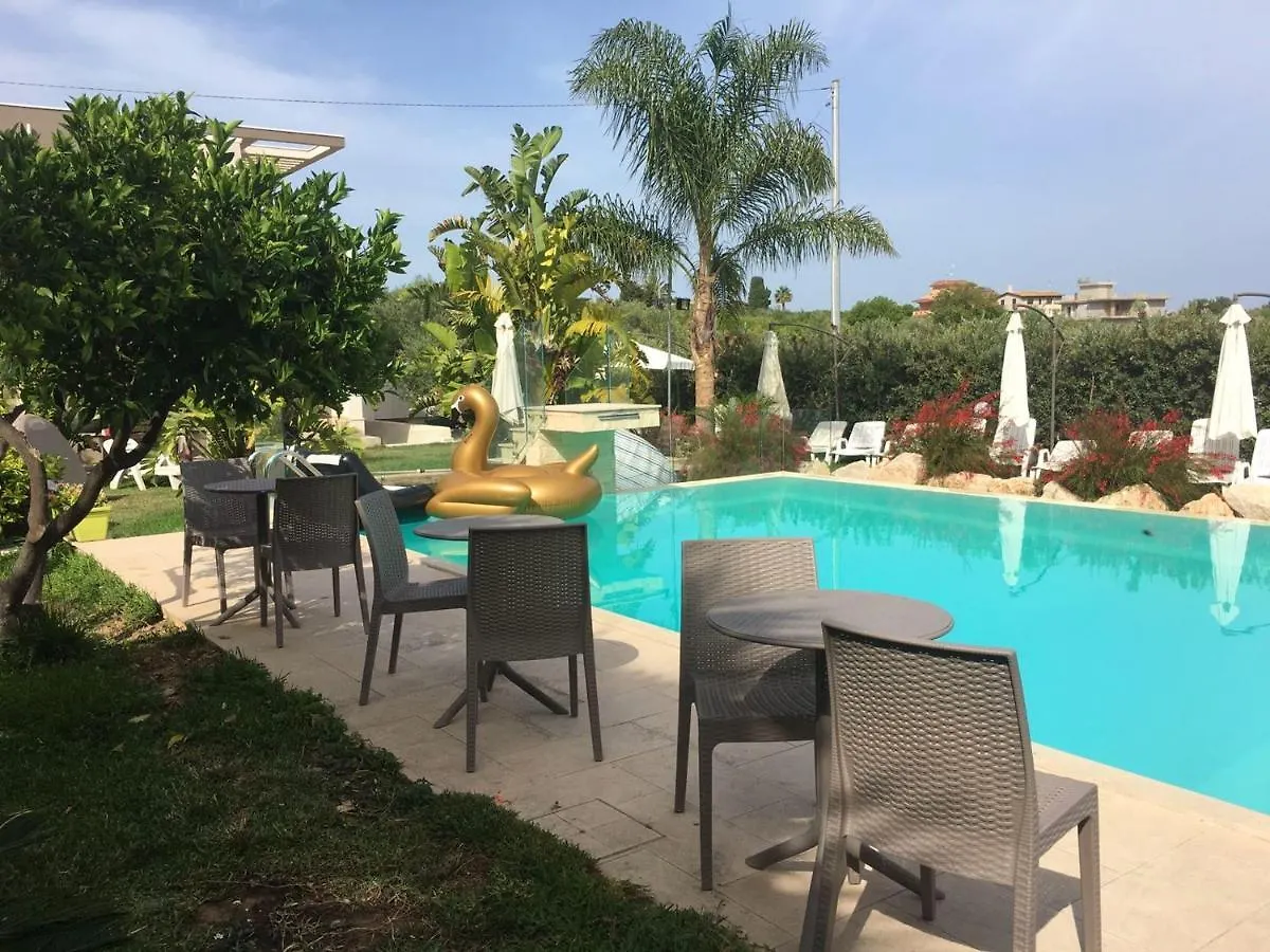 Charming Apartment In Pozzallo With Shared Pool 65 M²