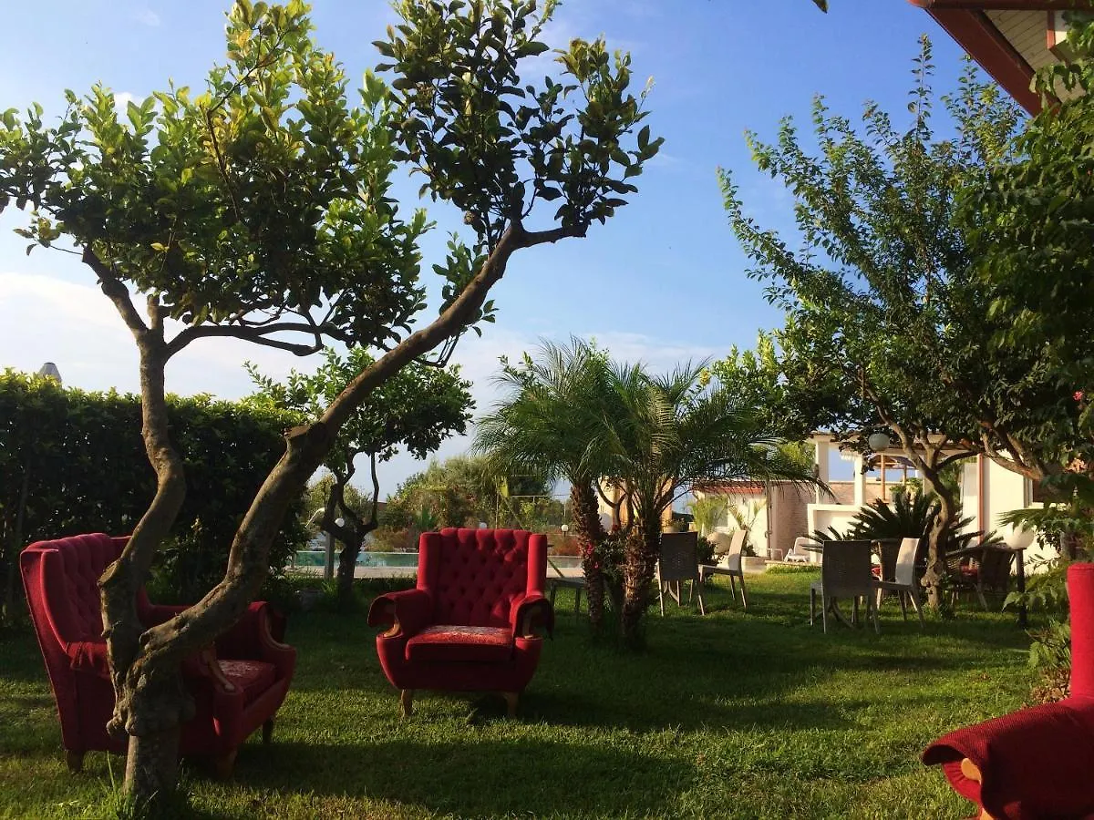 Charming Apartment In Pozzallo With Shared Pool 65 M²